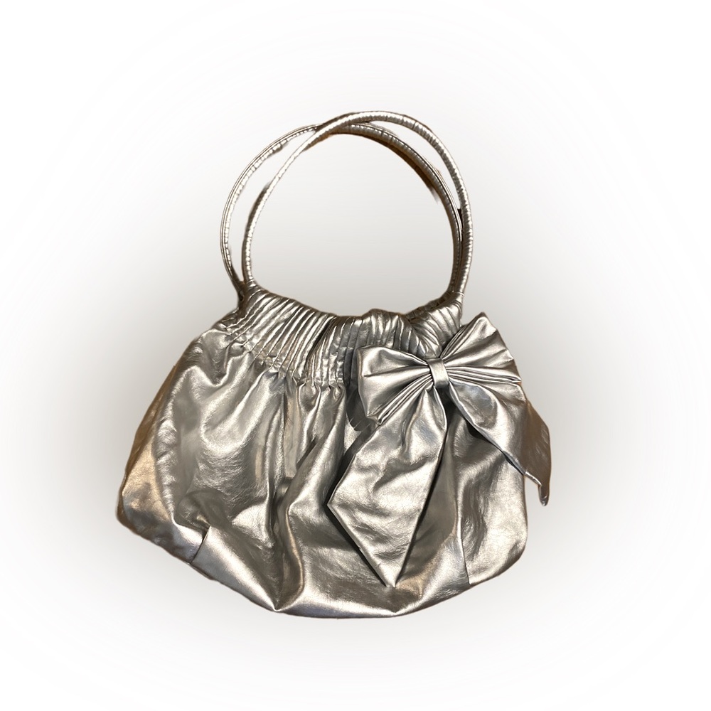American Eagle shoulder bag like new without tags. Metallic Silver Missy bag med